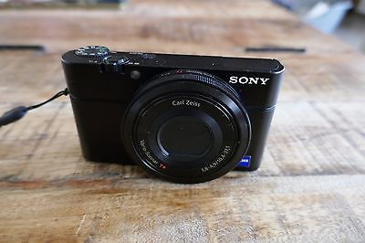 Sony Cyber-shot DSC-RX100 20.2 MP Digitalkamera - Schwarz Top Zustand
