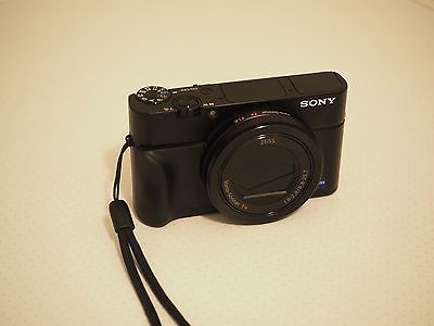 Sony Cyber-shot DSC-RX100 III M3 20.1 MP Digitalkamera - Schwarz