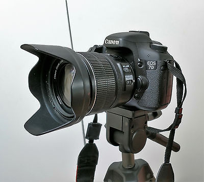 Canon EOS 7D & Kit 15-85mm & Equipment