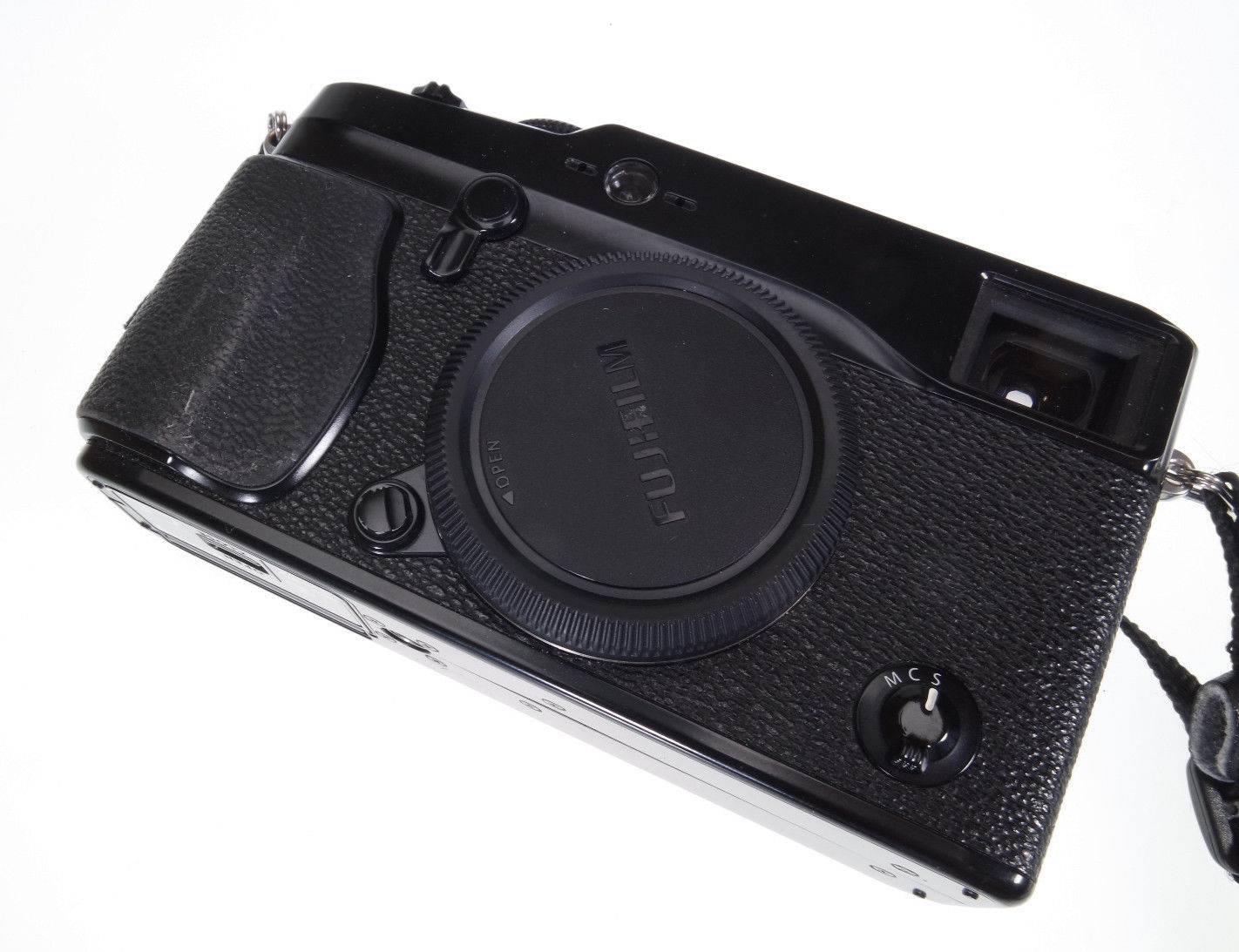 Fujifilm x-pro1 in gutem Zustand mit etwa 6500 Auslösungen. 