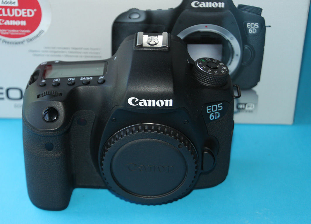 Canon EOS 6D 20,2 MP SLR-Digitalkamera mit nur 6850 Auslösungen (Nur Gehäuse) 