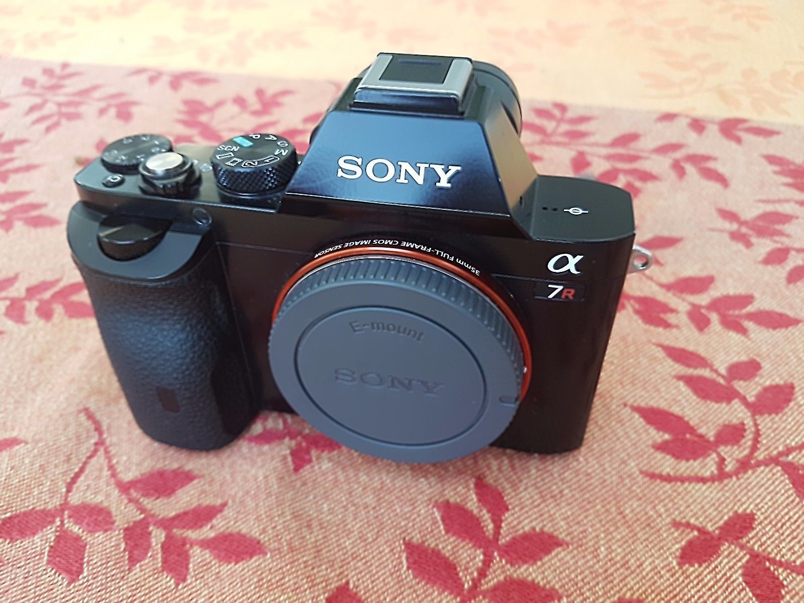 Sony Alpha ILCE-7R Alpha A7R Vollformat spiegellose Kamera + Zubehörpaket