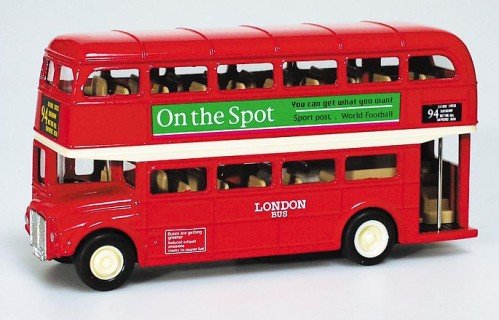 London Bus aus Spritzguß