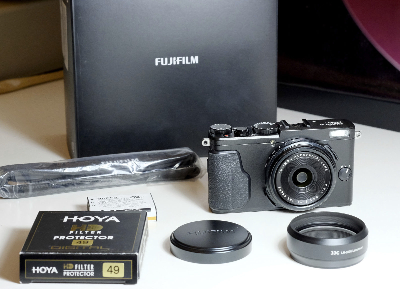 Fujifilm Fuji X70 + Zubehörpaket,  Restgarantie in Originalverpackung