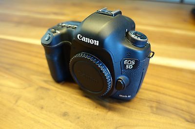 Canon EOS 5D Mark III 22.3 MP - Schwarz (Gehäuse) inkl. Kamergriff