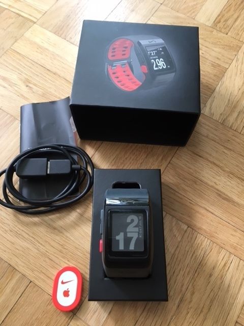 TomTom GPS Laufuhr Nike+ Sportwatch, Schwarz/Rot Sportuhr GPS-Uhr