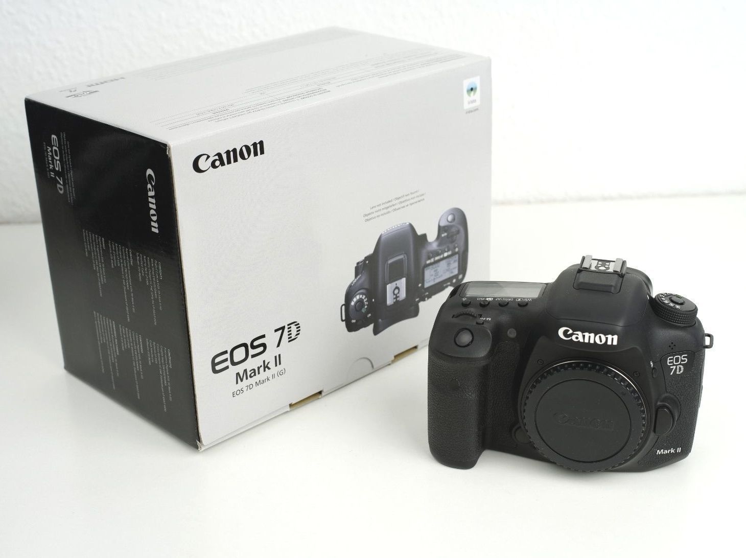 Canon EOS 7D Mark II 20.2MP Digitalkamera - nagelneu mit Rechnung,Garantie & OVP