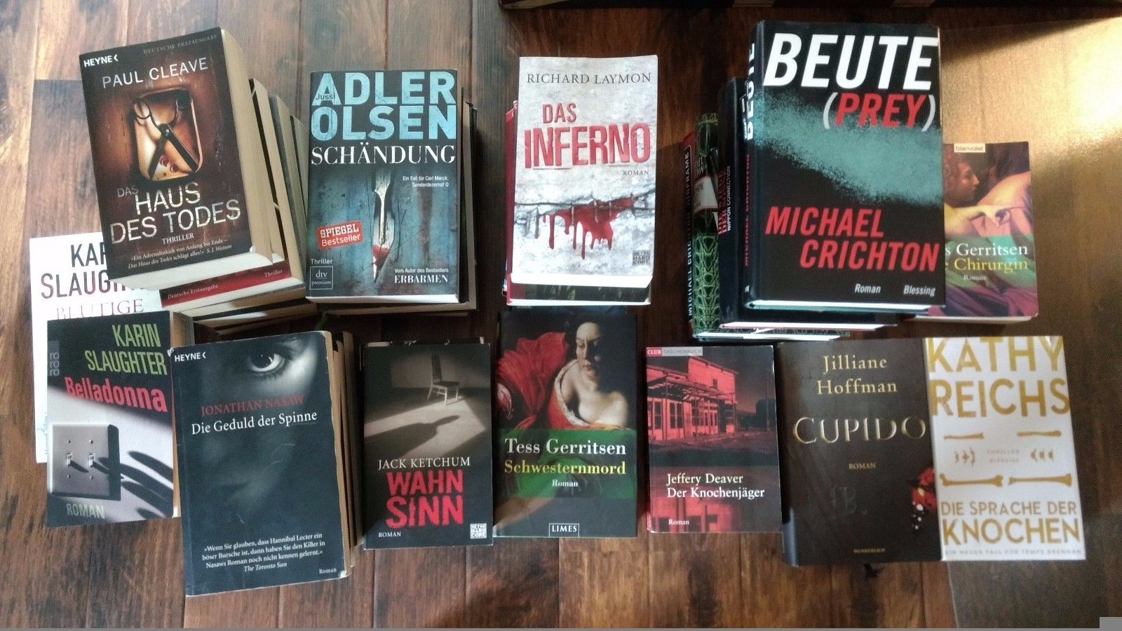 Bücherkiste Thriller,Adler Olsen,Paul Cleave,Michael Crichton,Richard Laymon,ect
