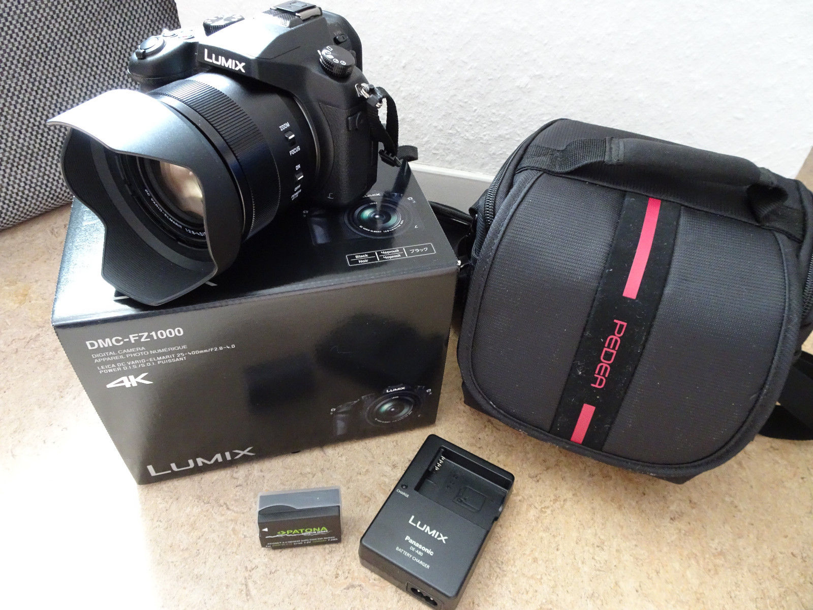 Panasonic LUMIX DMC-FZ1000 20.1 MP Digitalkamera-Schwarz mit Zubehörpaket
