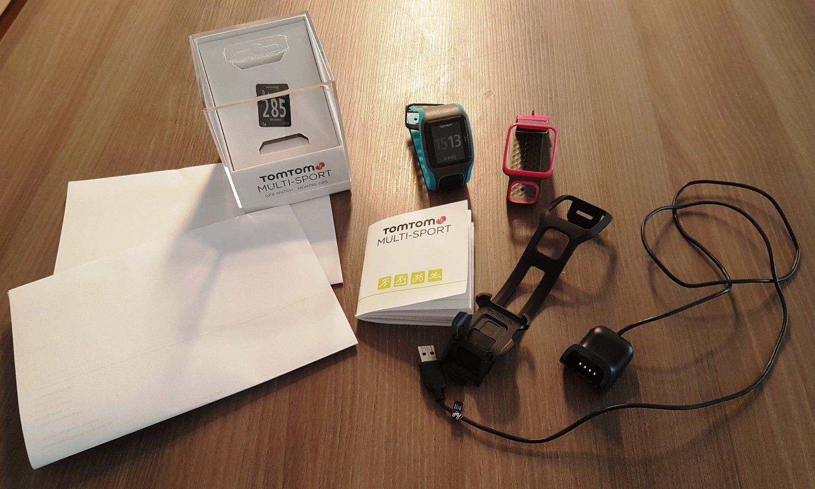 Verkaufe TomTom Multi-Sport GPS Uhr türkis + Zubehör