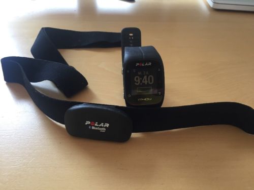 POLAR M400 HR GPS-Laufuhr mit Brustgurt und Ladekabel