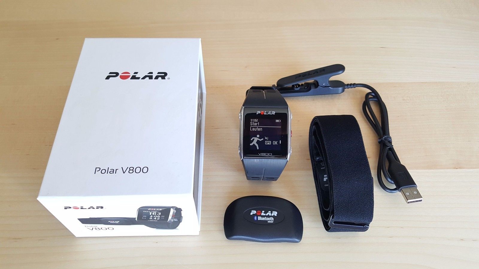 POLAR V800, GPS Sportuhr, Fitness-Tracker, inkl. H7 Herzfrequenz-Sensor, OVP