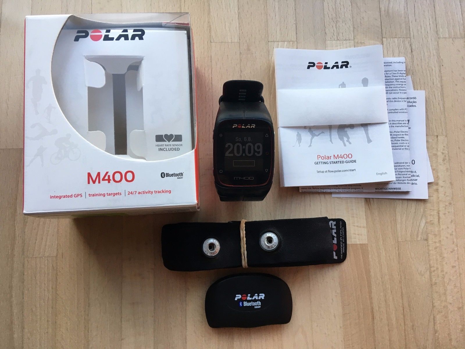 Polar M400 schwarz Pulsuhr inkl. Polar Bluetooth H7 Herzfrequenzsensor.