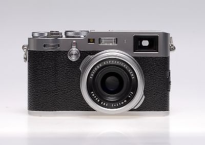 Fujifilm FinePix X Series X100F Digitalkamera - Silber - gebraucht