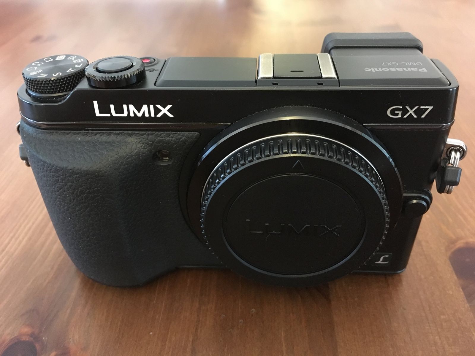 Panasonic LUMIX DMC-GX7 16.0 MP Digitalkamera - Schwarz (Nur Gehäuse)