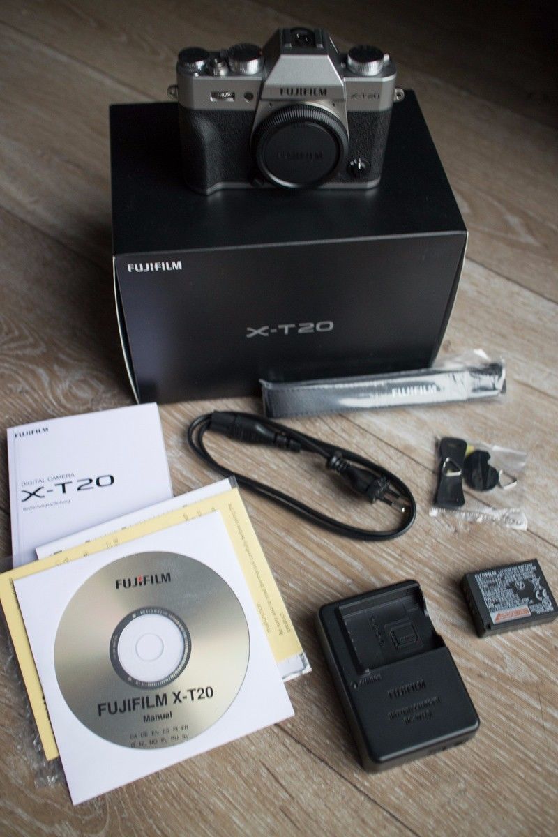 Fujifilm Fuji X-T20 24MP Digitalkamera / Systemkamera / Silber - wie neu!