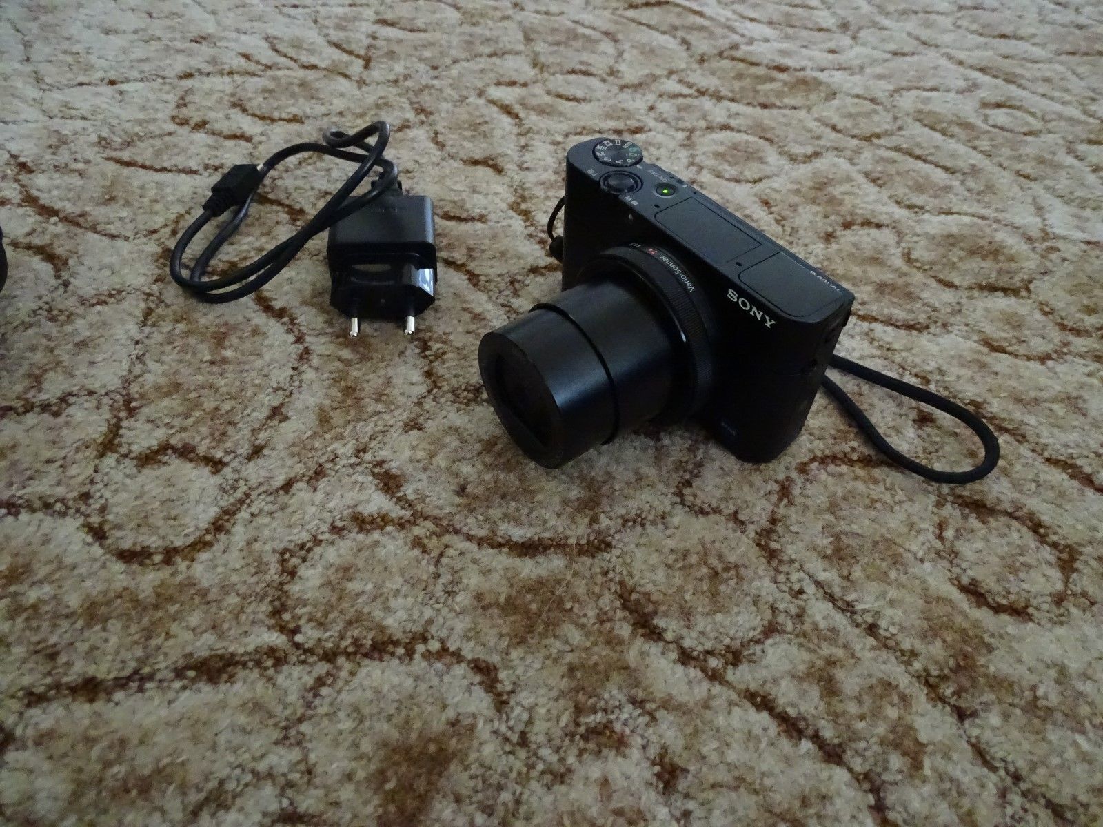 Kamera Sony cybershot RX100 III in Schwarz 20,2 MegaPixel