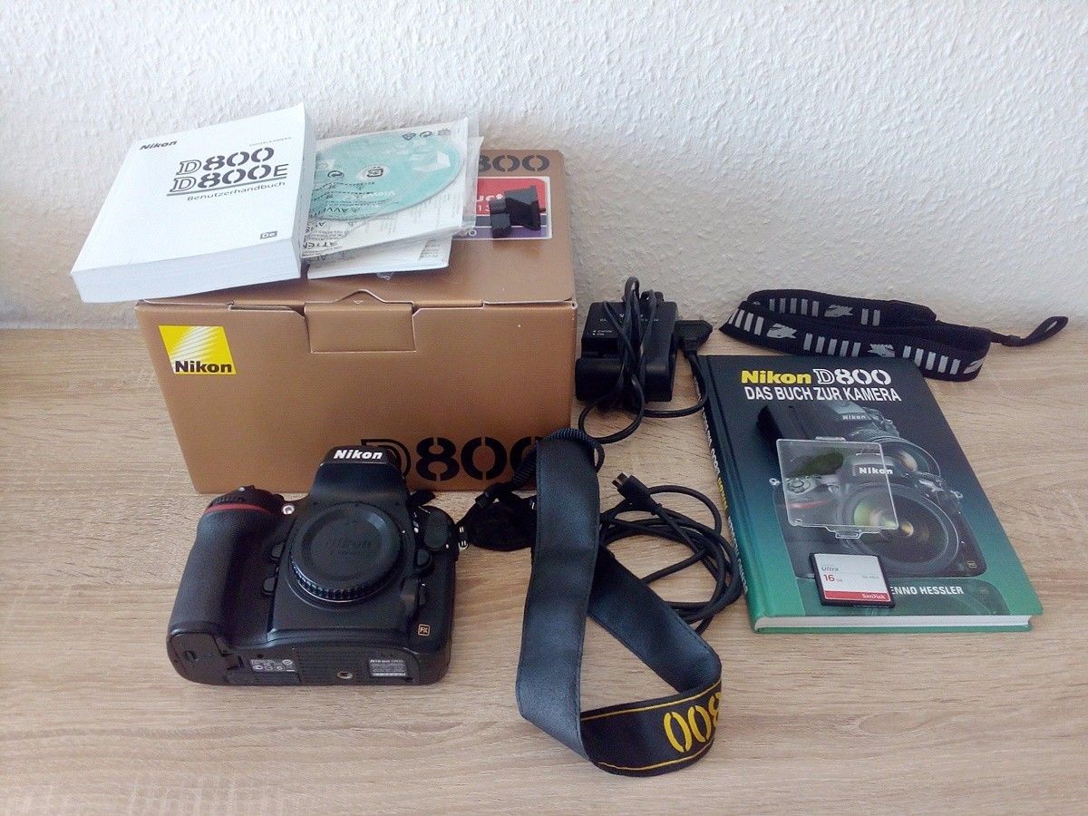 Nikon D800 36.3 MP SLR-Digitalkamera in OVP + Zubehörpaket