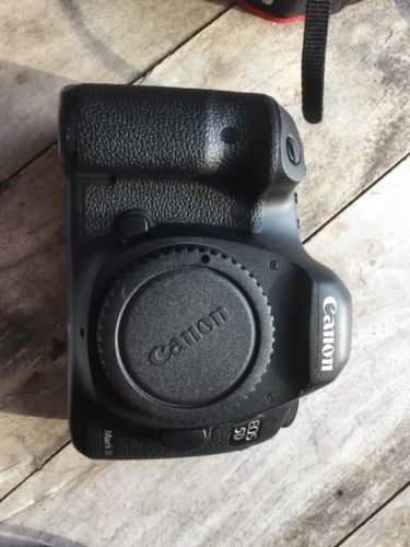 Canon EOS 5D Mark III Digitalkamera und Add Ons