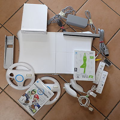Nintendo Wii Konsolen Set mit original Controller und  Mario Kart & Balancebord
