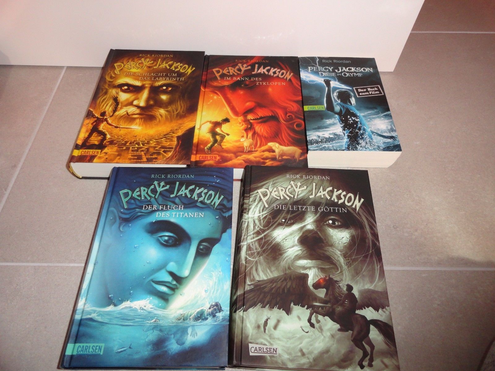 Bücherpaket Percy Jackson komplett 1-5 Taschenbuch mit Foto und Gebundene 