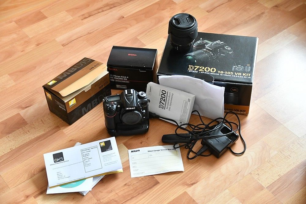 Nikon D7200 plus Sigma 17-70mm MB-15