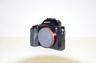 Sony A7 Alpha ILCE-7 24.3 MP Vollformat SLR-Digitalkamera - Schwarz (Nur Gehäuse