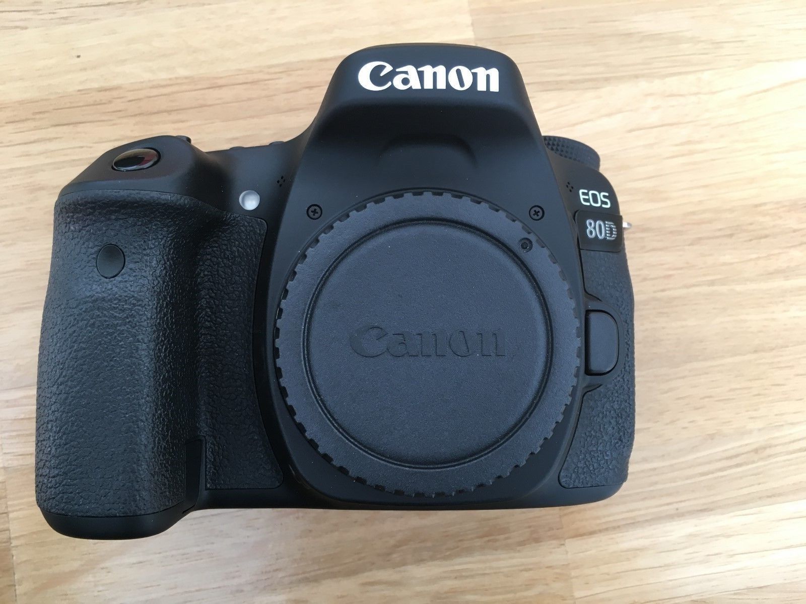 Canon EOS 80D + EF-S 18-55mm f/3.5-5.6 IS STM Lens Kit SLR-Digitalkamera