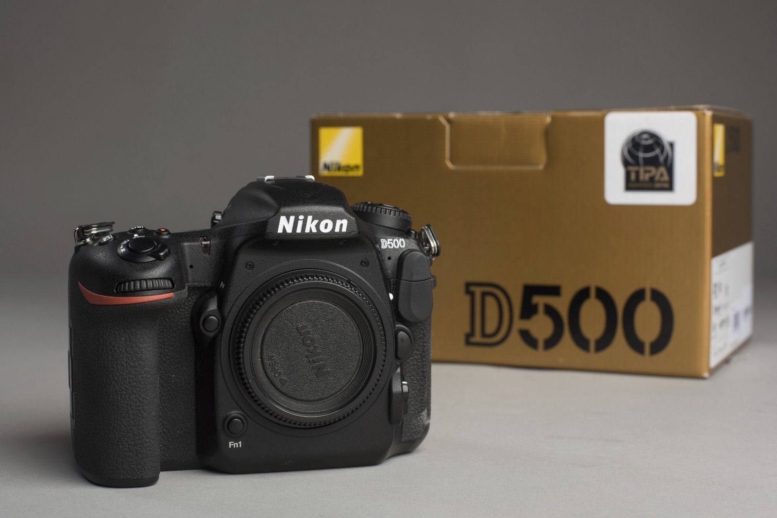 Nikon D500 Gehäuse gebraucht im A+++ Zustand wegen Umstellung auf FX 
