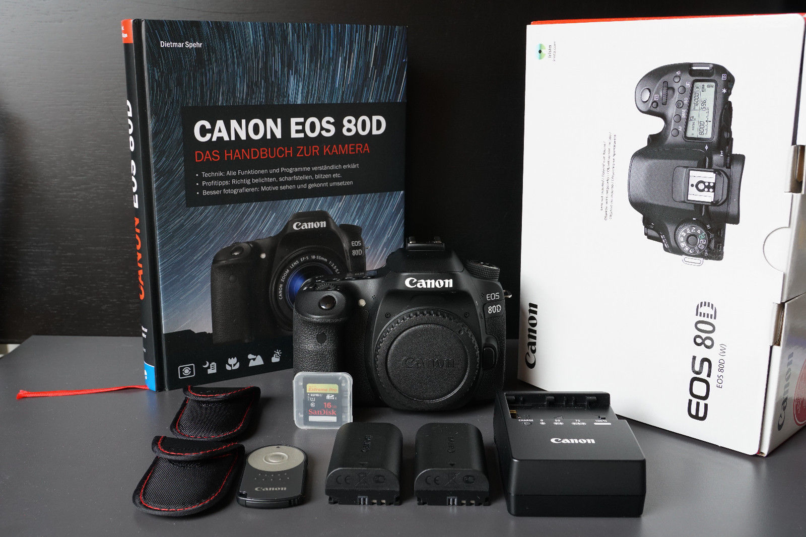 Canon EOS 80D 24.2 MP SLR-Digitalkamera - Schwarz (Nur Gehäuse - neuwertig)