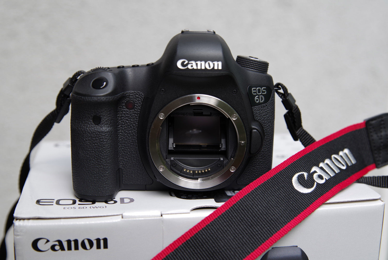 Canon EOS 6D 20.2MP Vollformat-Digitalkamera - Body Schwarz