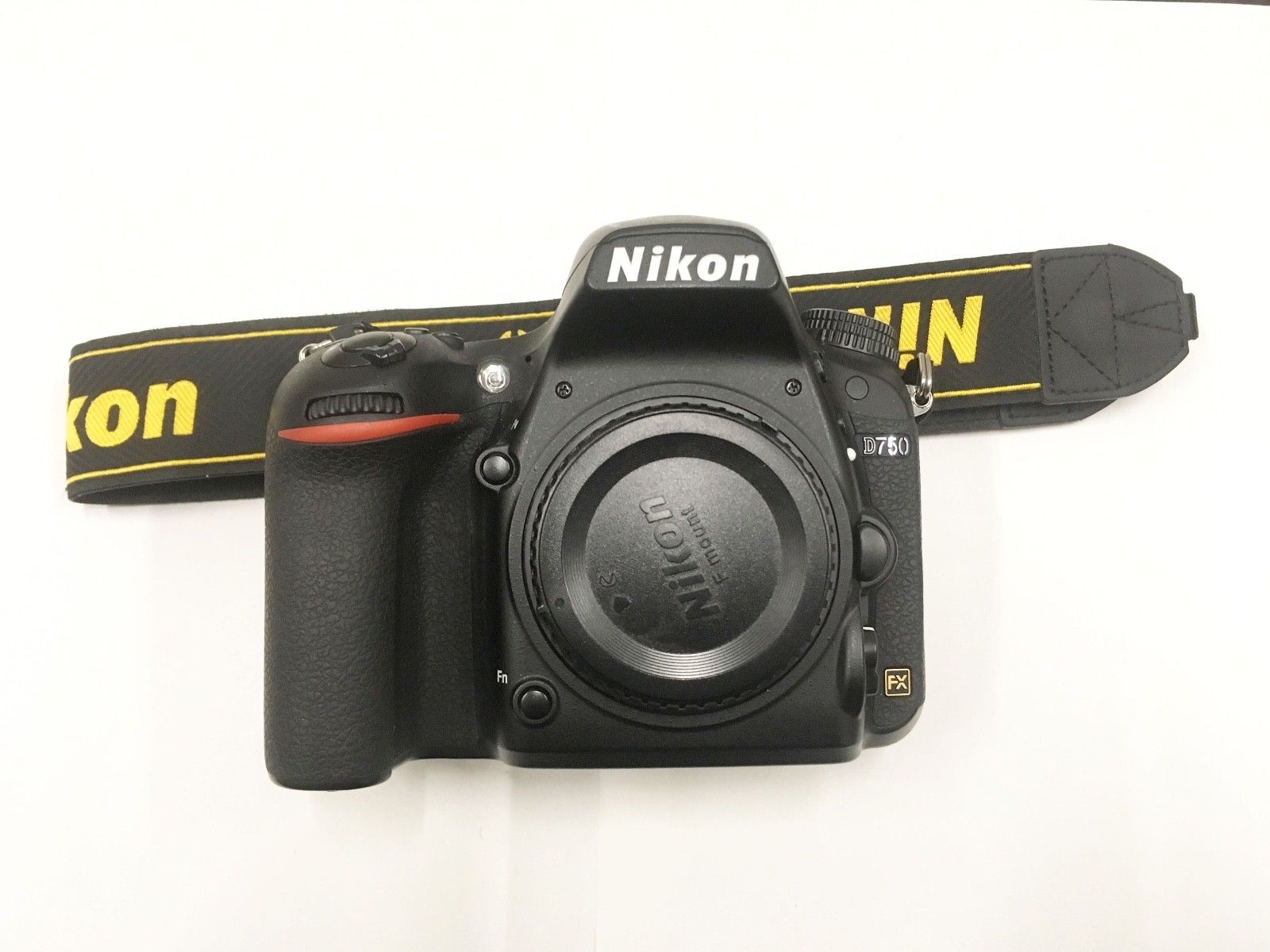 Nikon D750 24.3 MP DSLR TOP ERHALTEN, 19524 Auslösungen inkl 2Akkus Zubehörpaket