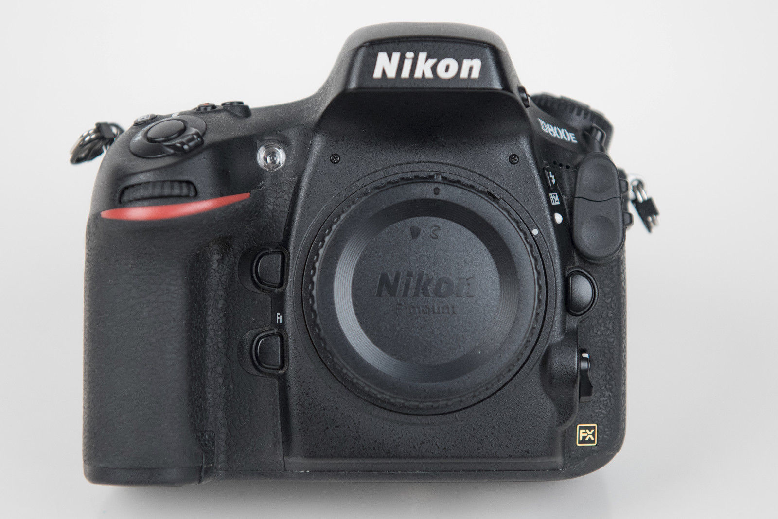 Nikon D D800E 36.3 MP SLR-Digitalkamera Gehäuse mit Original Handgriff MB-D12