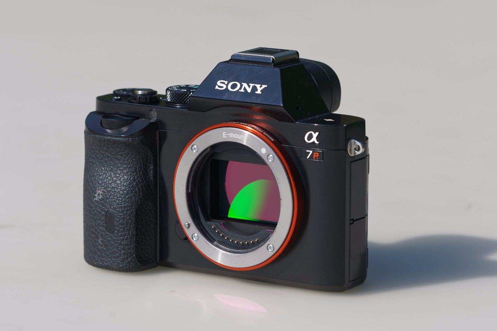 Sony A7R (ILCE-7R) 36,4 MP Digitalkamera Gehäuse; Zubehörpaket