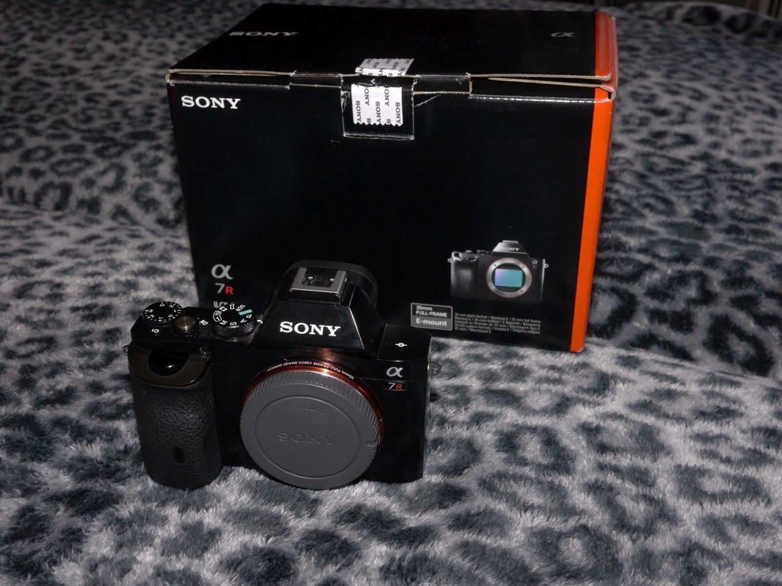 Sony Alpha A7R SLR Kamera 36MP Gehäuse Body in OVP