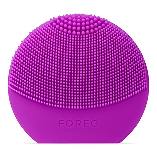 FOREO LUNA play plus, reisefreundliche Gesichtsmassagegerät, Purple, austauschbare Batterie und wasserfestes Hautpflege-Gerät