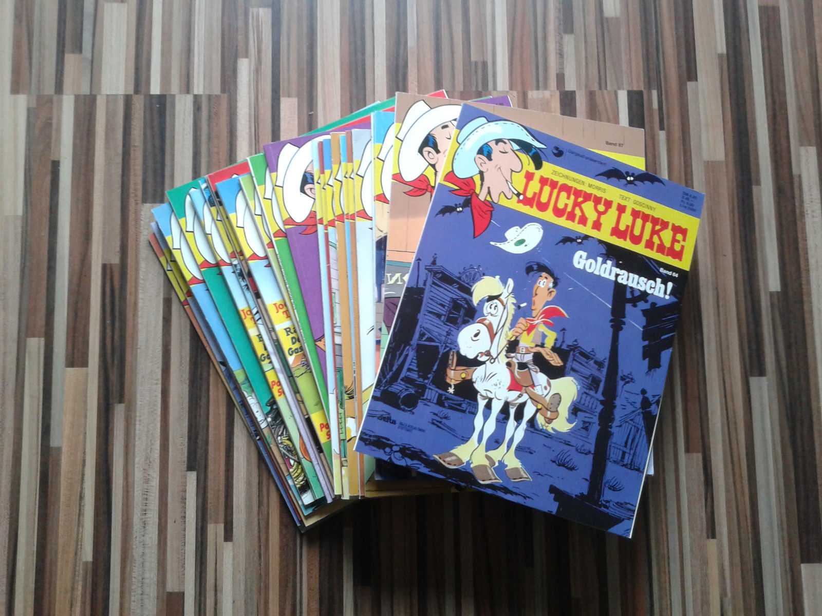 25 x Lucky Luke Comics Comic Sammlung Paket Kiste Comicsammlung 25 st.