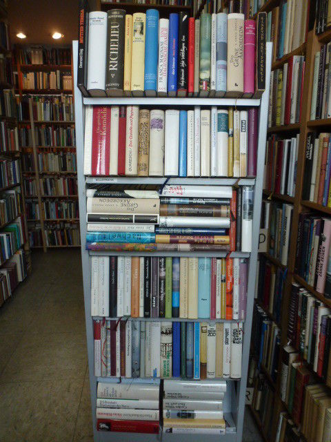 Über 100 Bände Literatur