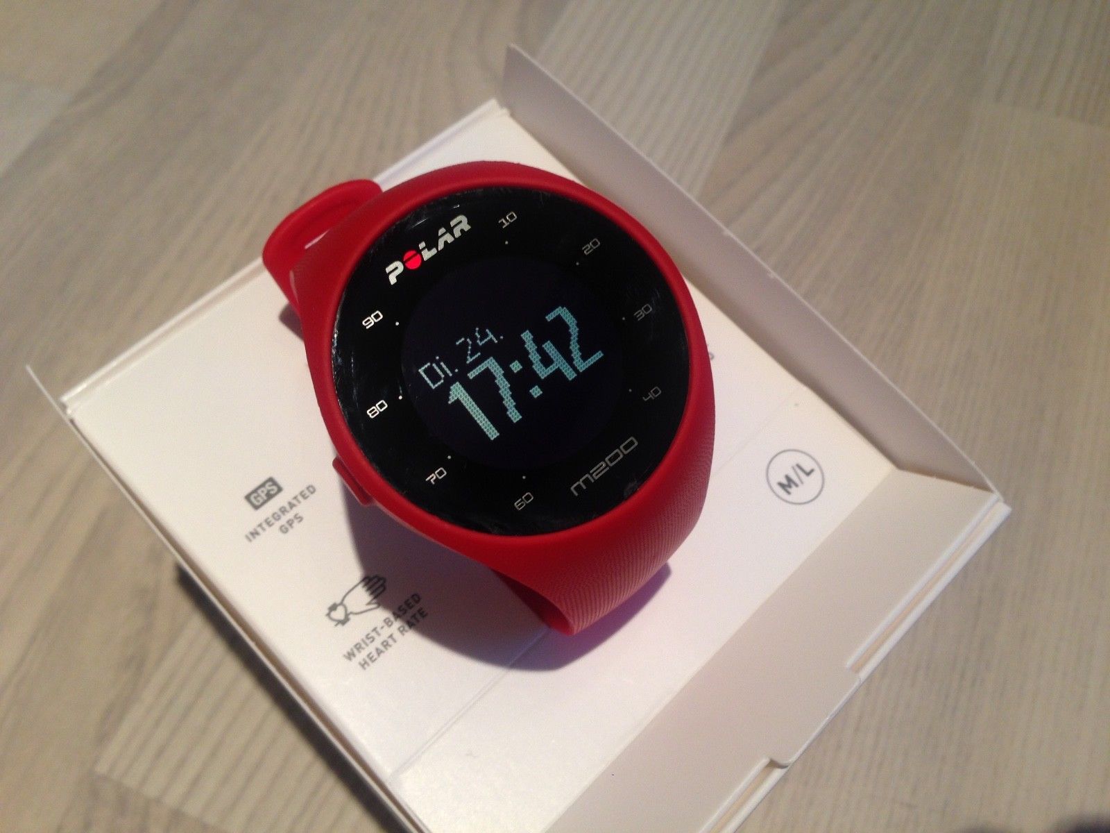 Polar M200 Sportuhr rot - GPS Laufuhr mit Pulsmessung, M/L, gebraucht, fast neu