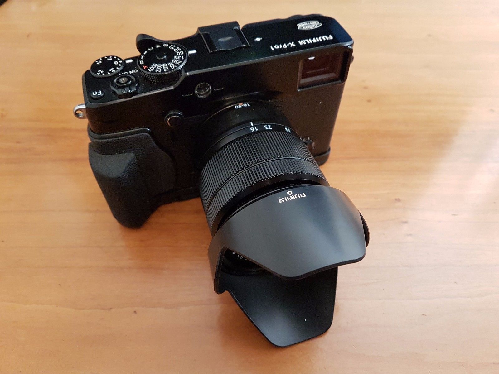 Fujifilm X-Pro1 Schwarz mit Objektiv 16-50mm in TOP Zustand mit Zubehörpaket 