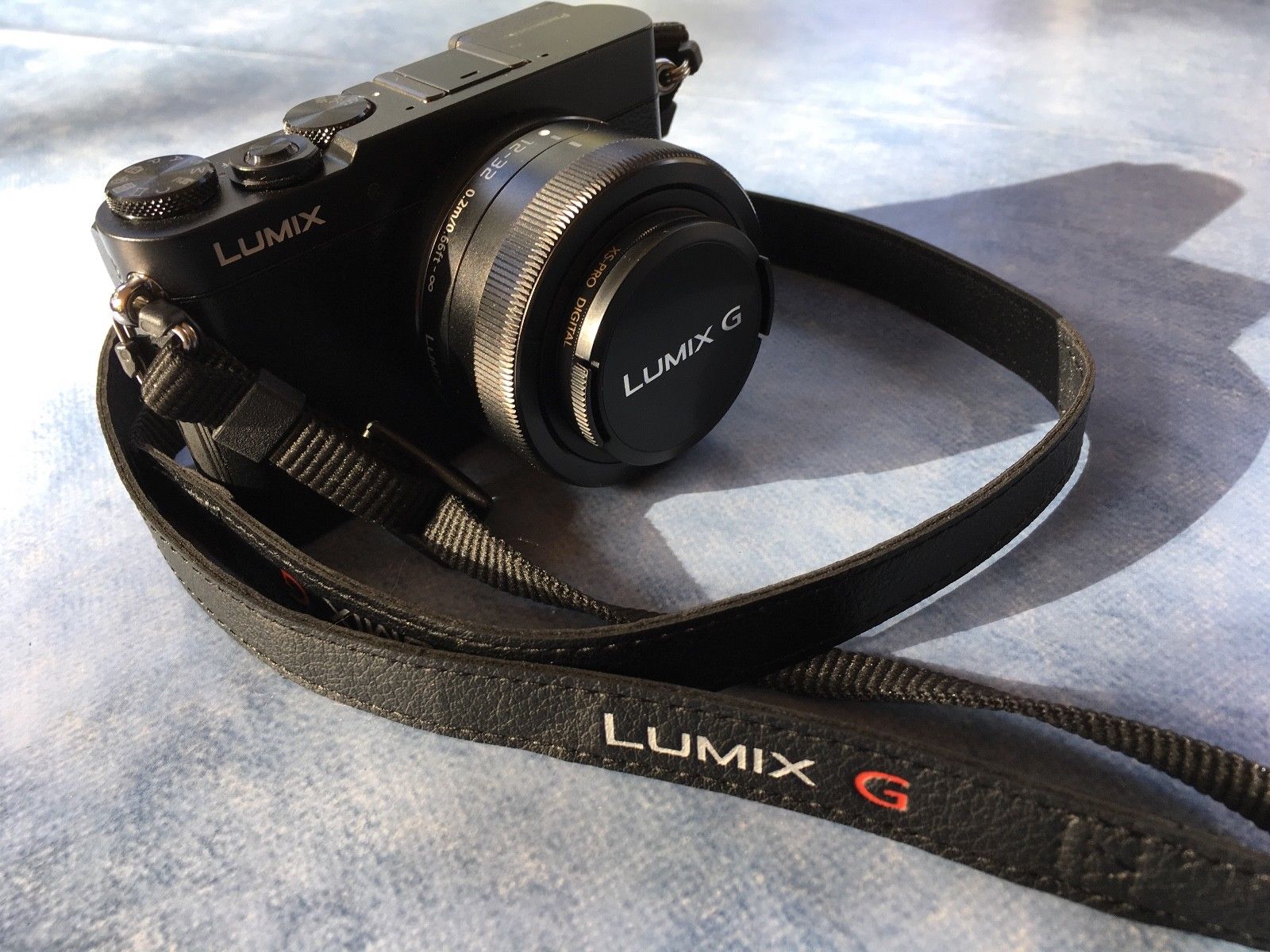 Panasonic LUMIX DMC-GM5 16.0MP und Objektiv Lumix 12-32, 3.5-5.6