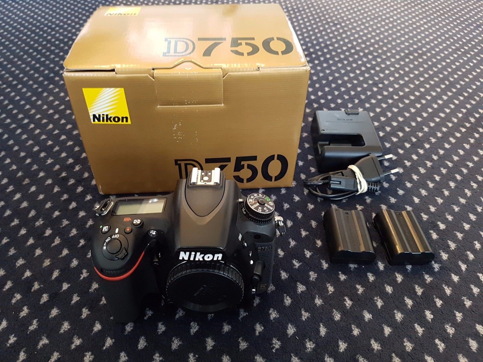 Nikon D750 Kamera - super Zustand - nur ca. 22.000 Auslösungen