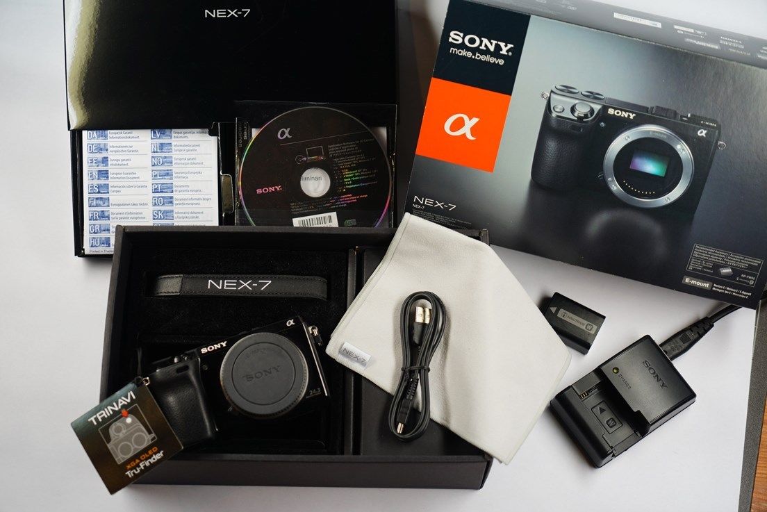 Sony Alpha NEX-7 24.3 MP Digitalkamera - Schwarz (Nur Gehäuse) Zubehörpaket