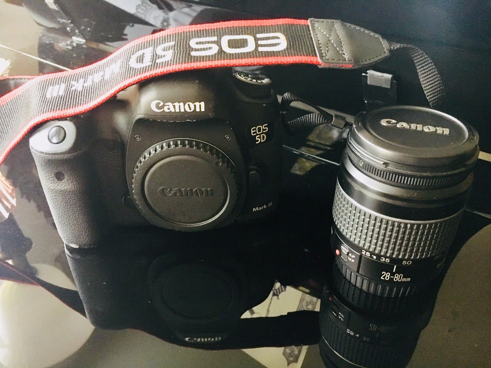 Canon EOS 5D Mark III 22.3 MP SLR-Digitalkamera - mit Canon 28-80 und OVP 