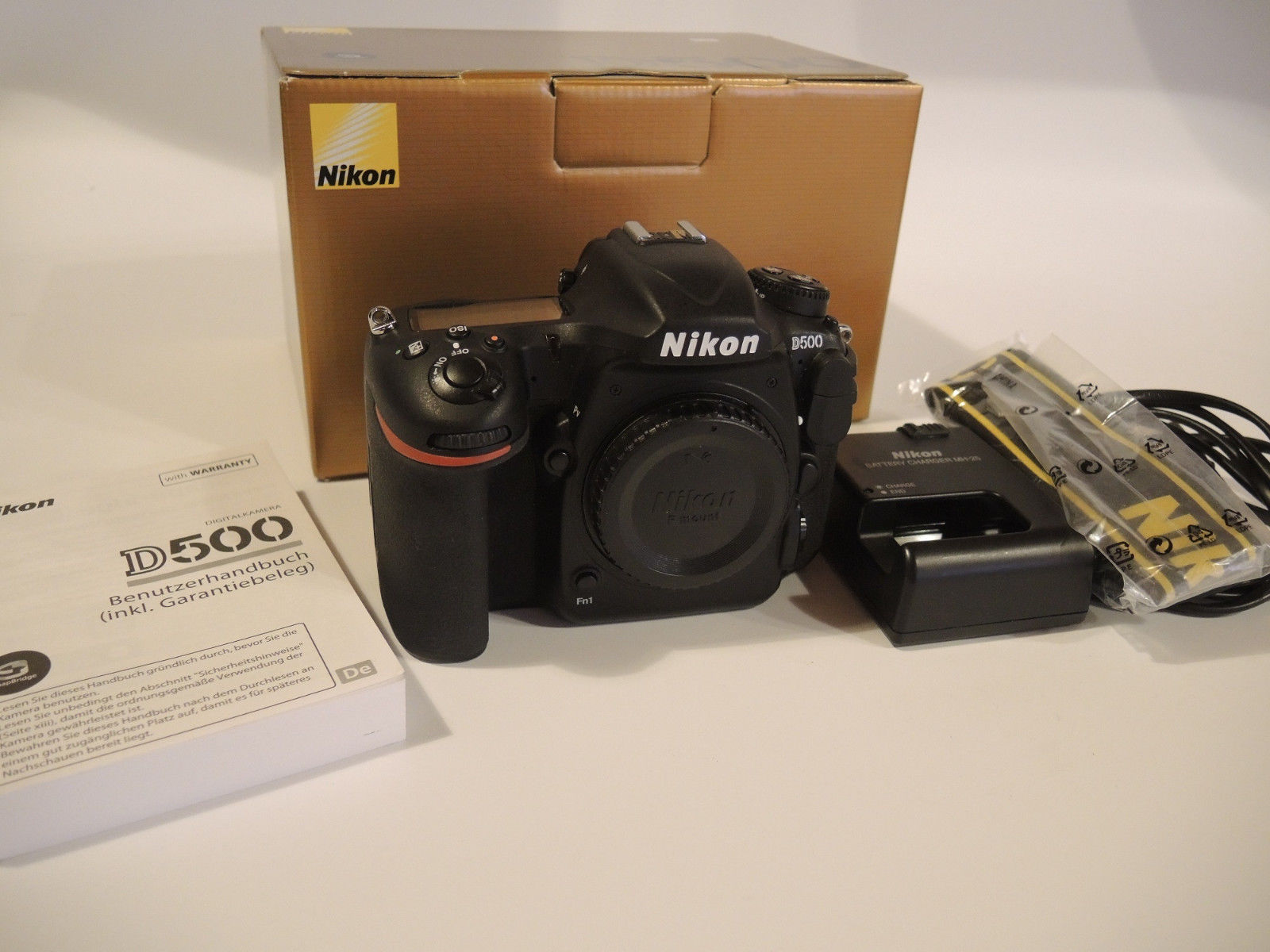 Nikon D500 Digitalkamera nur Gehäuse, schwarz