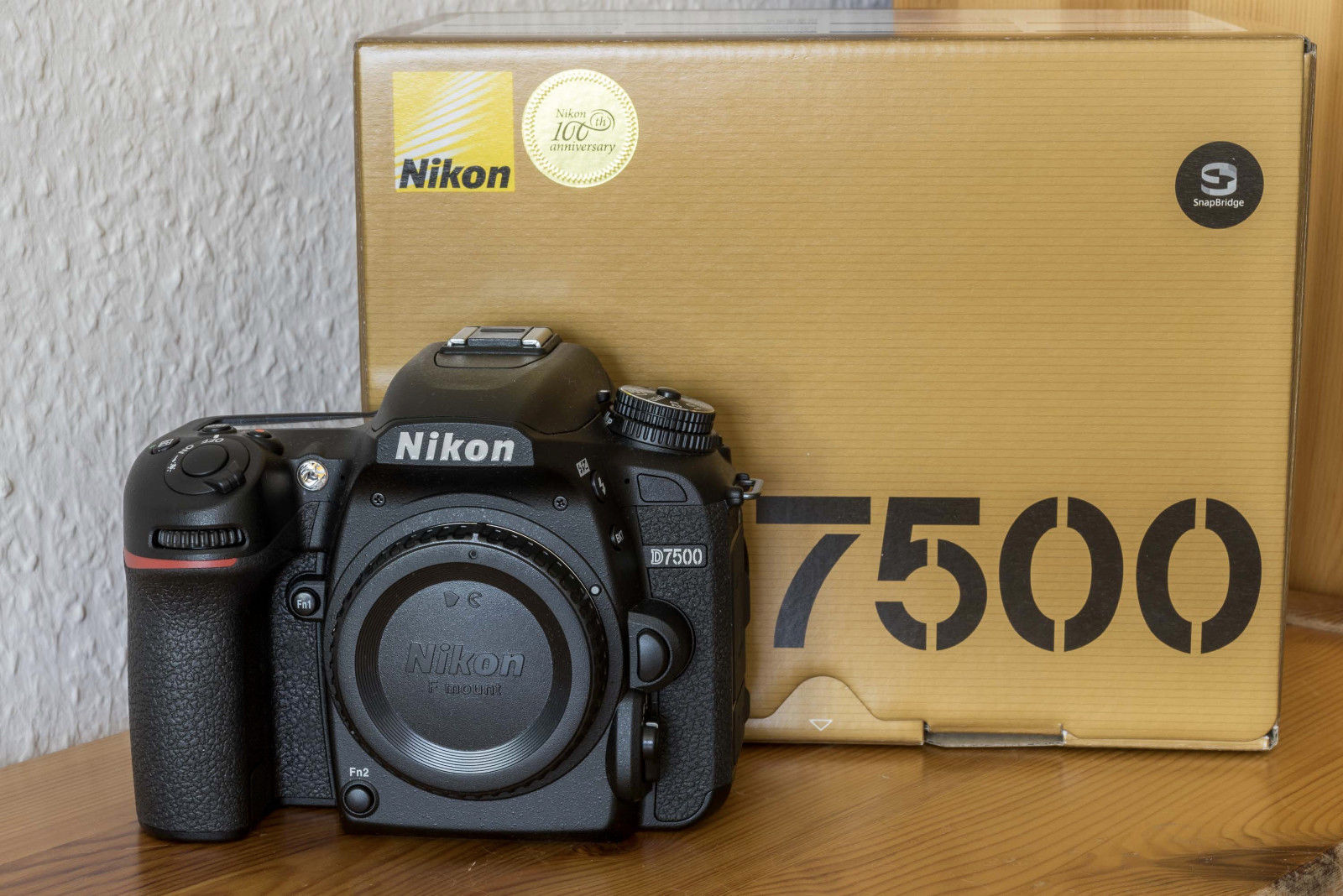 Nikon D7500 DSLR Gehäuse, DX-Format, unter 500 Auslösungen ab 1 Euro
