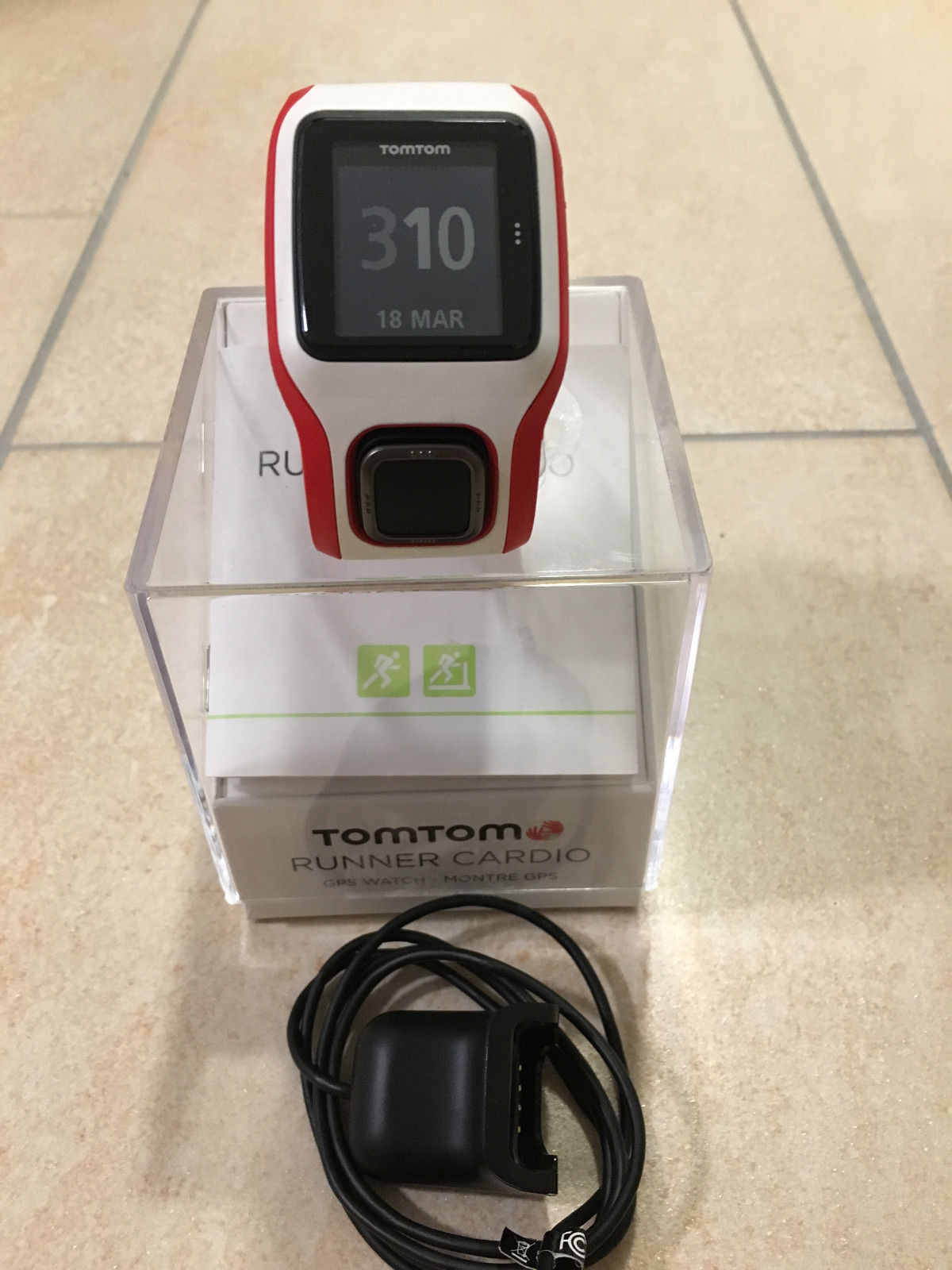 TomTom Runner Cardio GPS-Sportuhr Watch Laufuhr rot weiss 