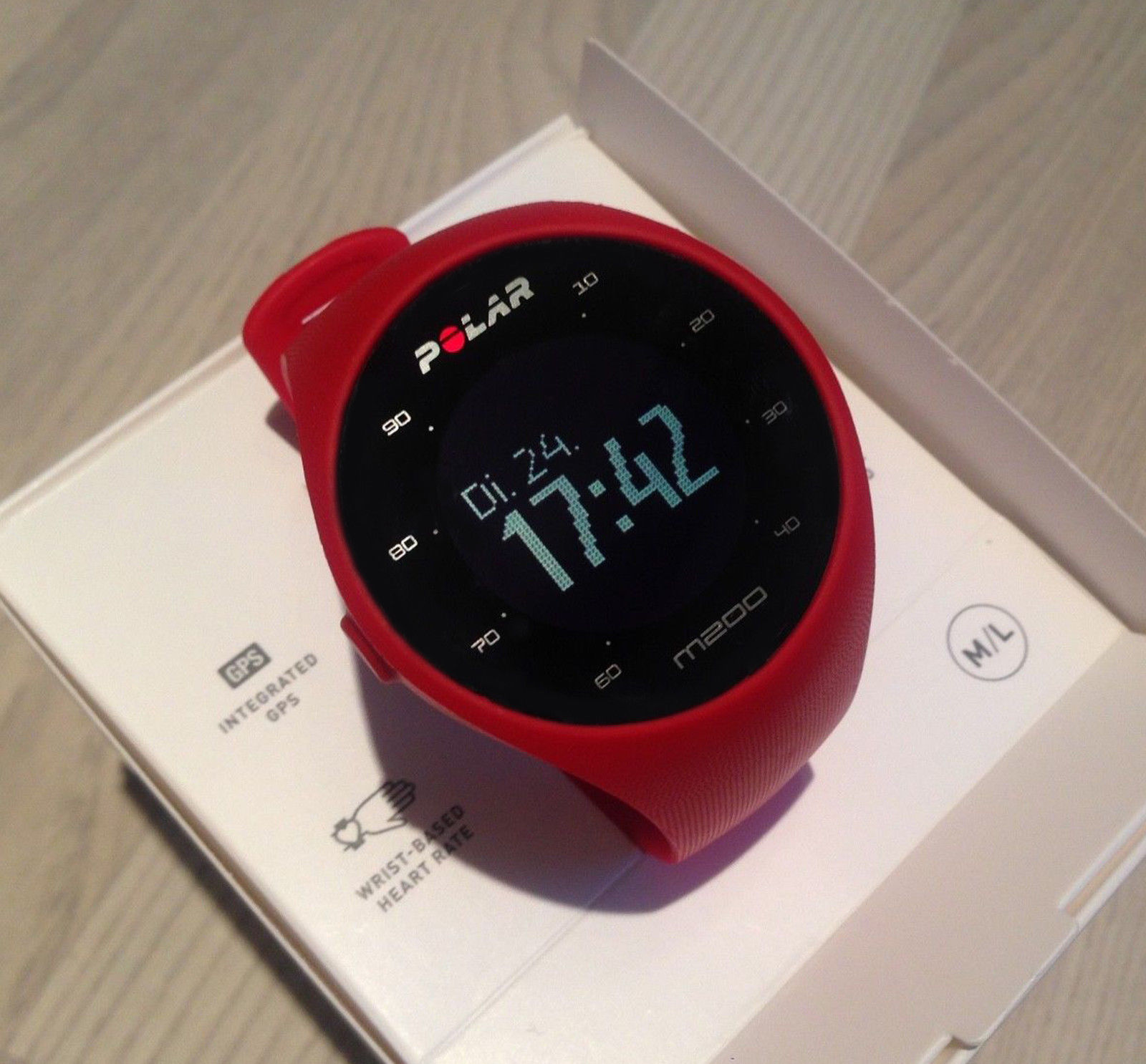 Polar M200 Sportuhr rot - GPS Laufuhr mit Pulsmessung, M/L, Topzustand!