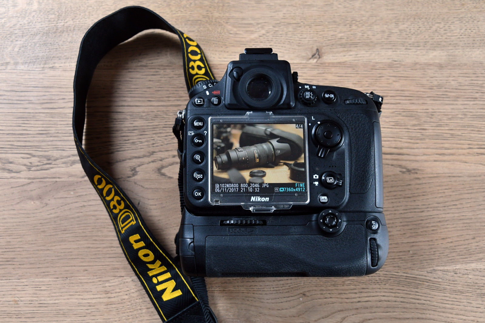 Nikon D800 36 MP SLR-Digitalkamera - Gehäuse + Batteriegriff MB-D12 Top Zustand!