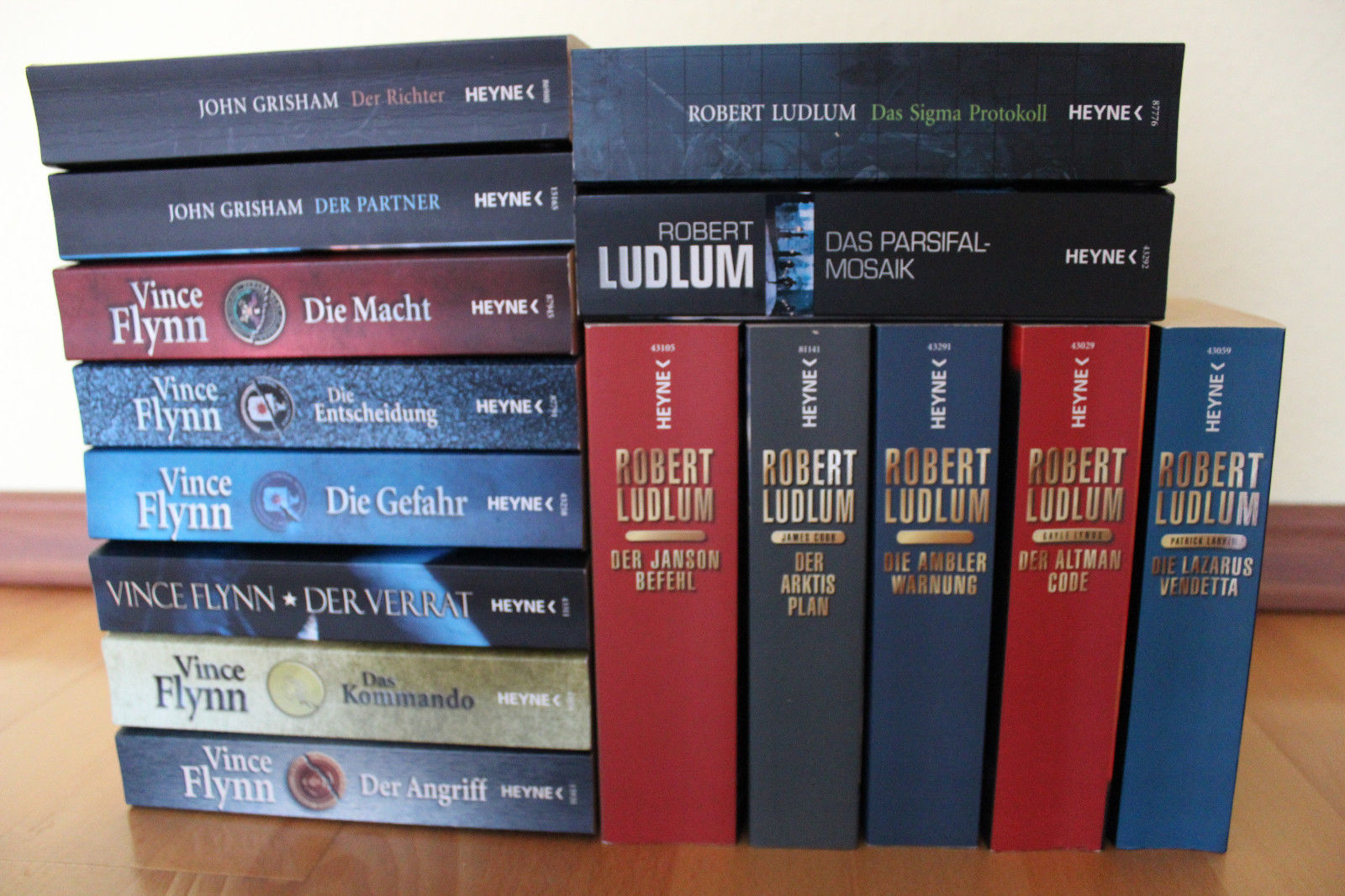Robert Ludlum, Vince Flynn, John Grisham Sammlung 15 Bücher Romane - Top Titel